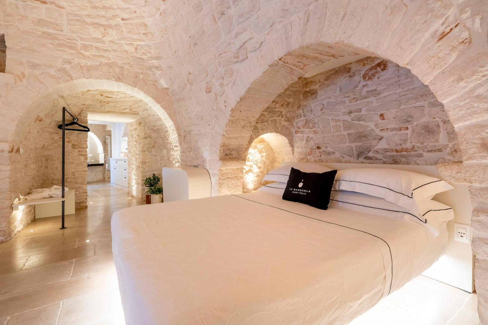 Bed and Breakfast La Mandorla Luxury Trullo Alberobello Exterior foto