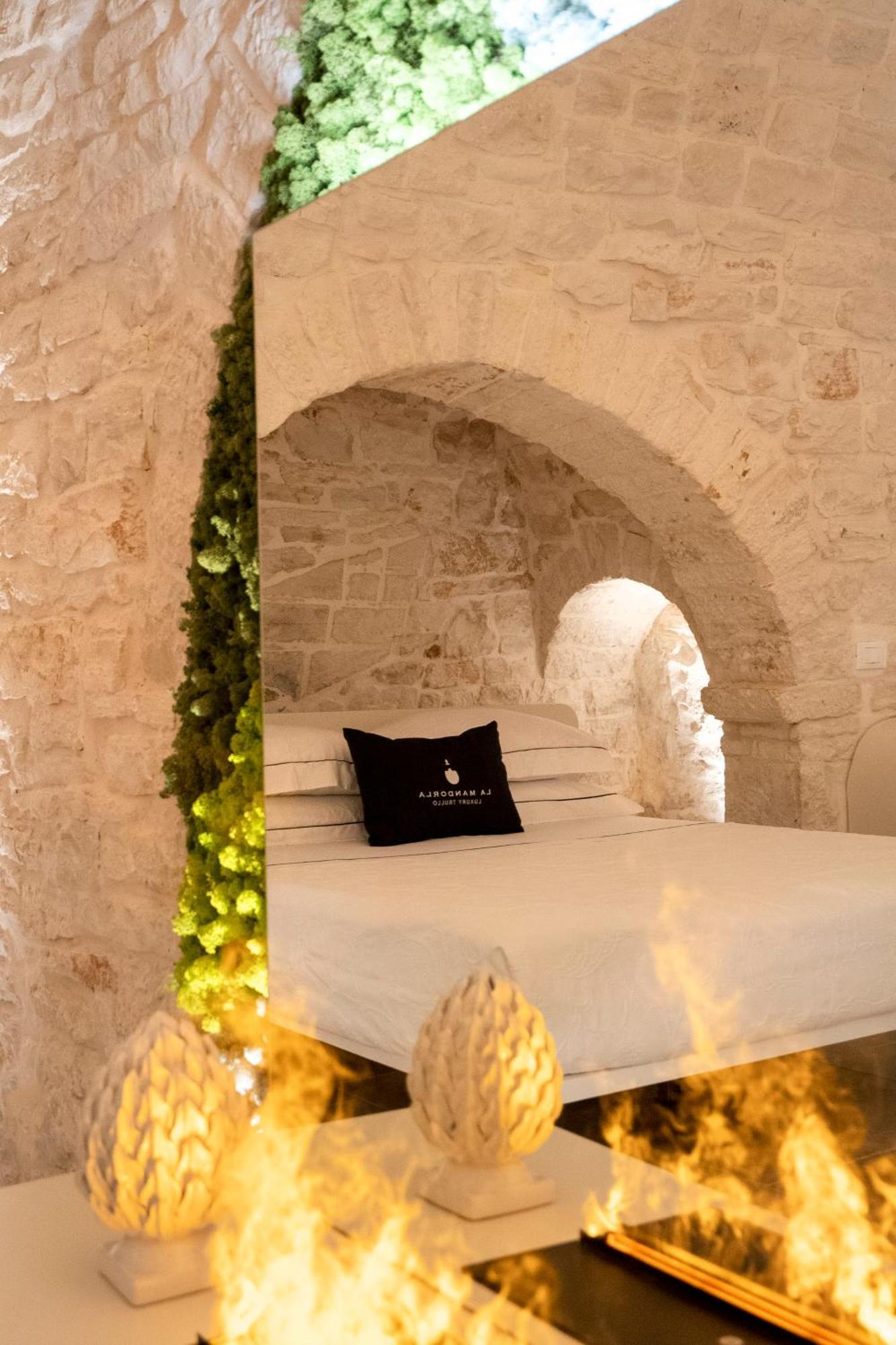Bed and Breakfast La Mandorla Luxury Trullo Alberobello Exterior foto